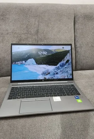 New Laptop HP ZBook Firefly G8 16GB Intel Core i7 SSD 512GB