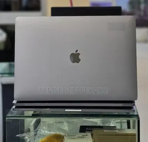 New Laptop Apple MacBook Pro 2017 16GB Intel Core i7 SSD 512GB