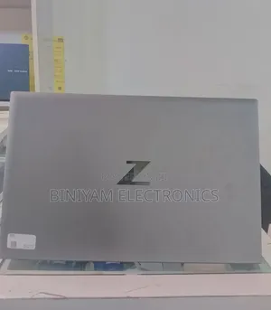 New Laptop HP ZBook Firefly G8 32GB Intel Core i7 SSD 512GB