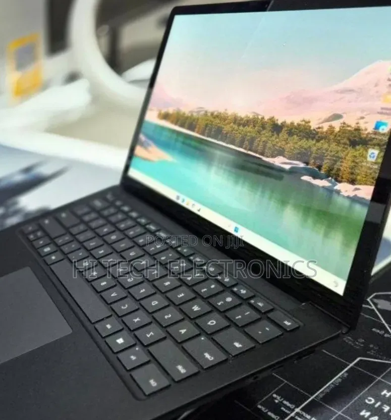 New Laptop Microsoft Surface Book 3 16GB Intel Core i5 SSD 256GB
