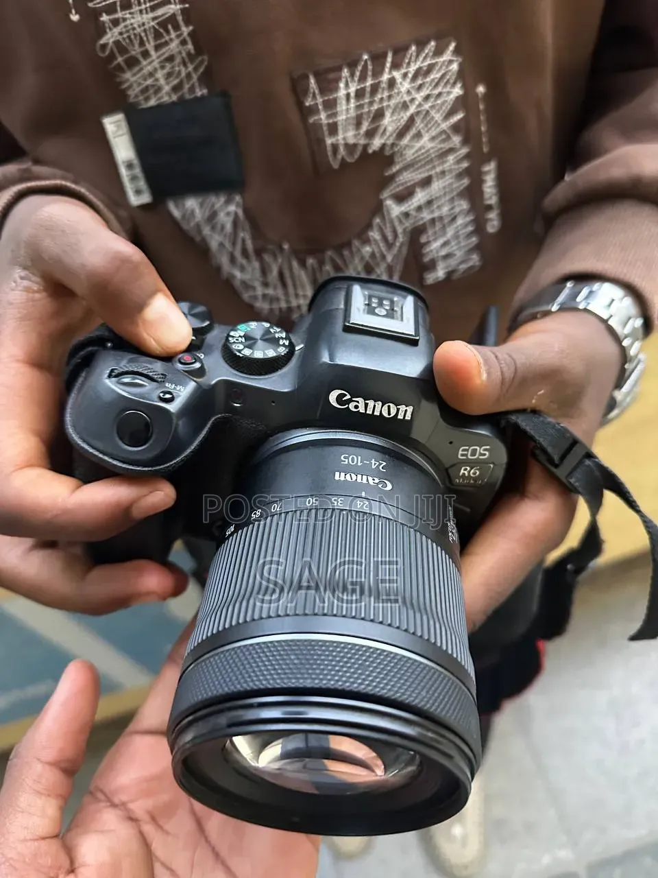 Canon R6 Mark2 With 24-105 Mm Lens F4-7.1
