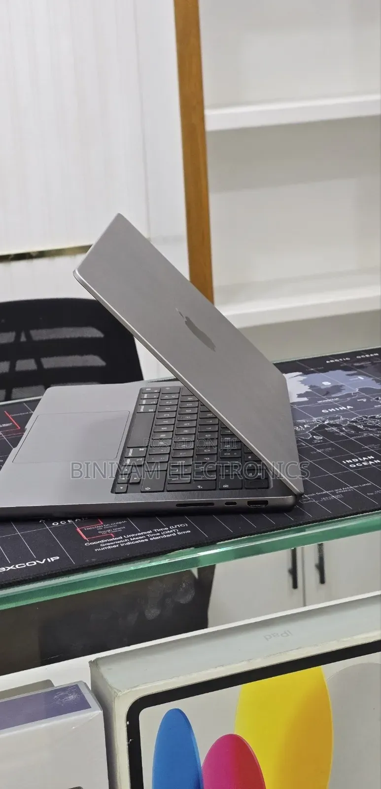 New Laptop Apple MacBook Pro 2021 M1 32GB Apple M1 Pro SSD 512GB