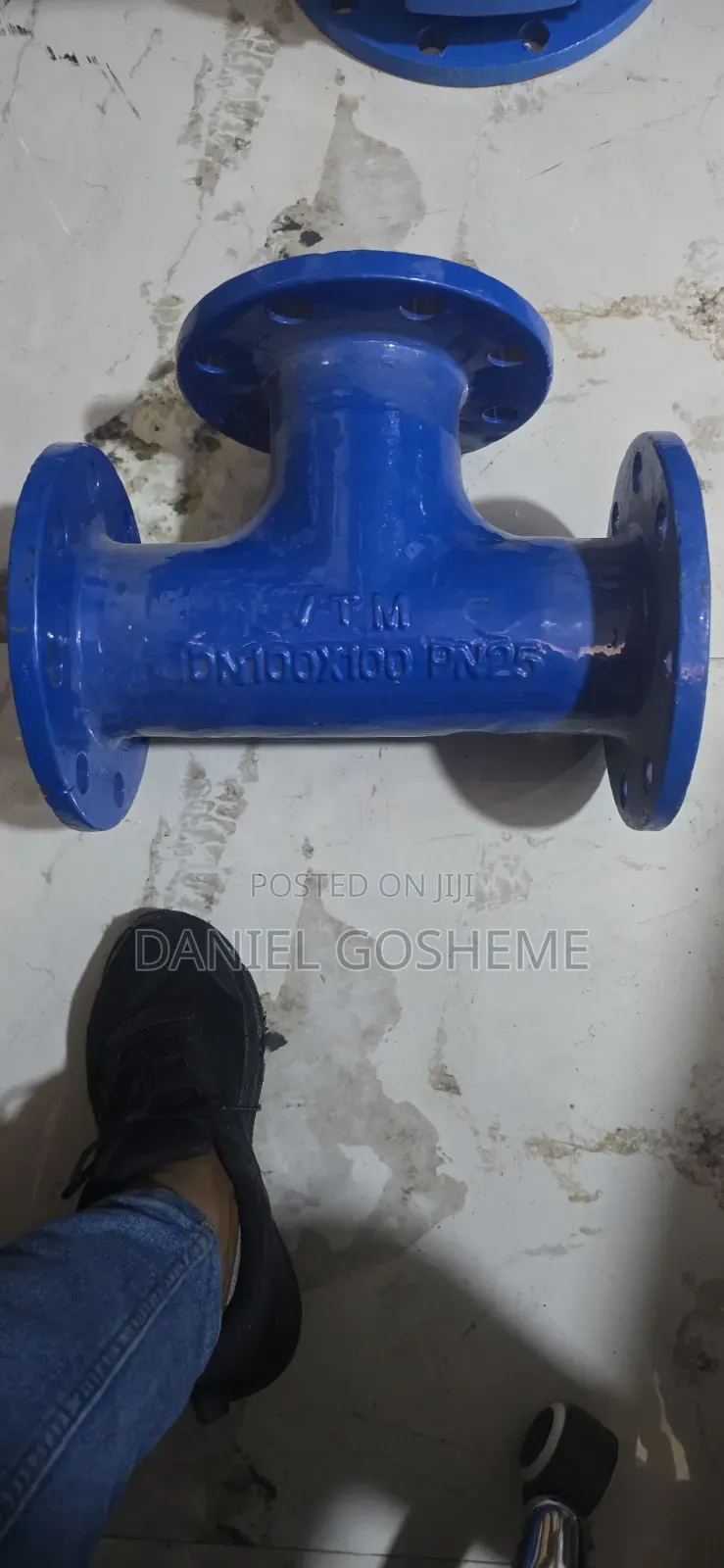 Flanged Tee Dn 100