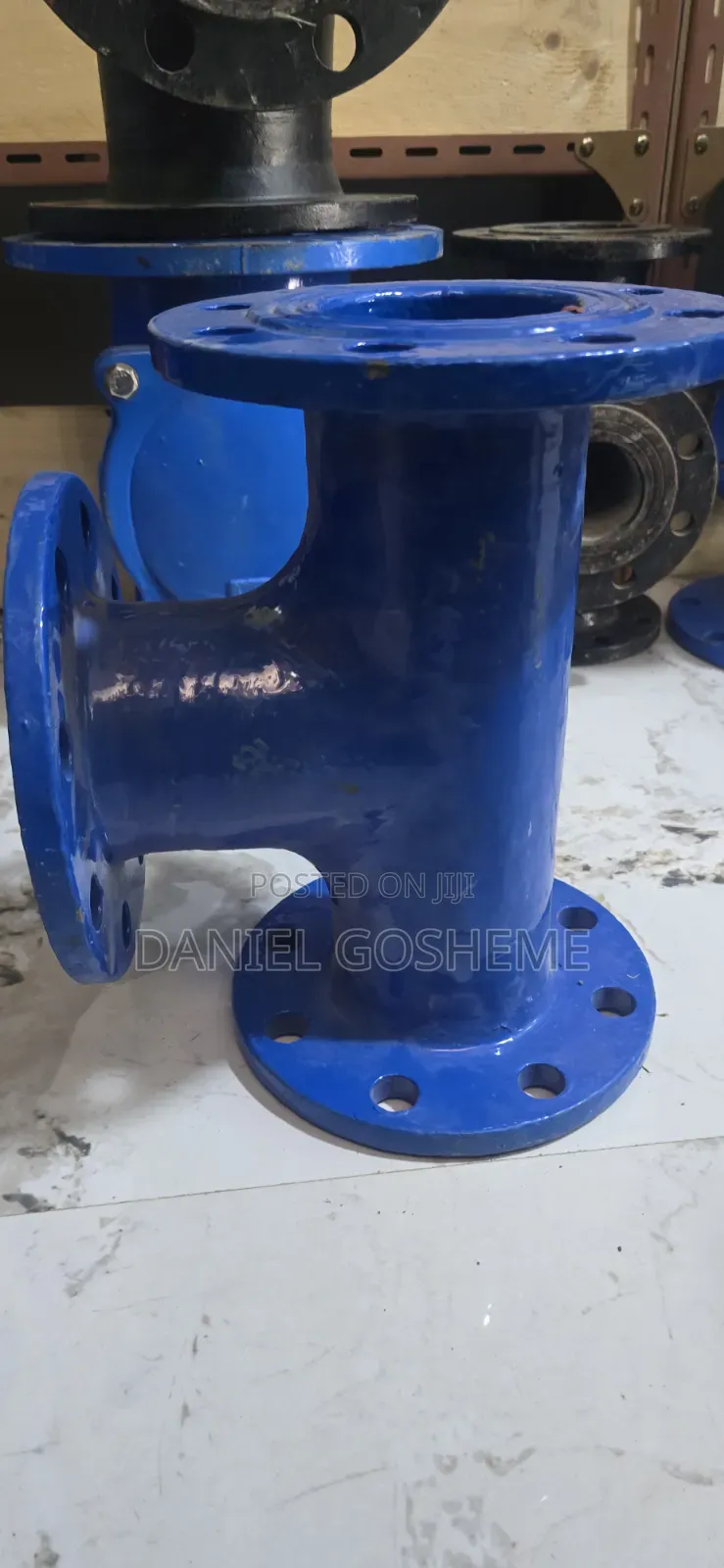 Flanged Tee Dn 100