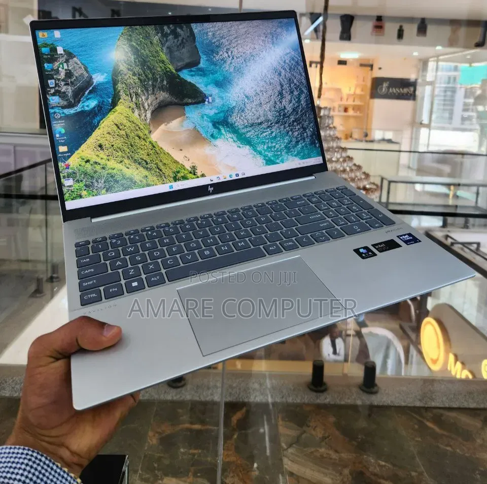 New Laptop HP Pavilion 15 16GB Intel Core Ultra 7 SSD 1T