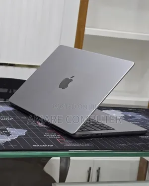New Laptop Apple MacBook Pro 2021 M1 32GB Apple M1 Pro SSD 512GB