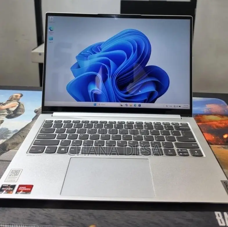 New Laptop Lenovo 16GB AMD Ryzen 7 SSD 512GB