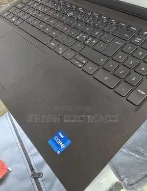 New Laptop Dell Vostro 15 3000 16GB Intel Core i5 SSD 512GB