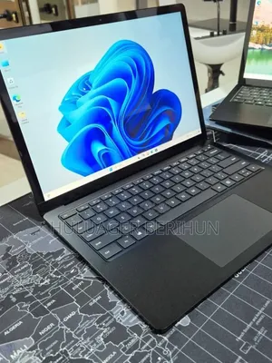 New Laptop Microsoft Surface Laptop 3 16GB Intel Core i7 SSD 256GB