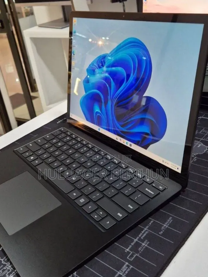 New Laptop Microsoft Surface Laptop 3 16GB Intel Core i7 SSD 256GB