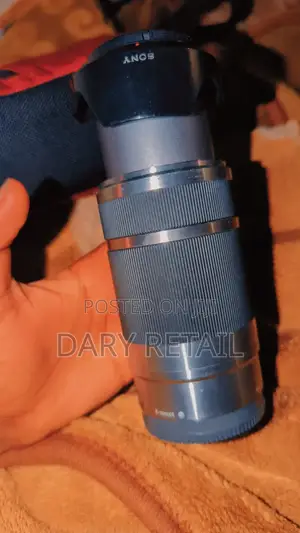 Sony E 55-210mm F/4.5-6.3 OSS Telephoto Zoom Lens (E-Mount)