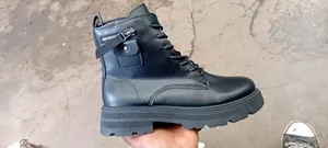 Boots,ከስክስ