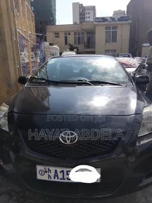 Toyota Yaris 2011 Black