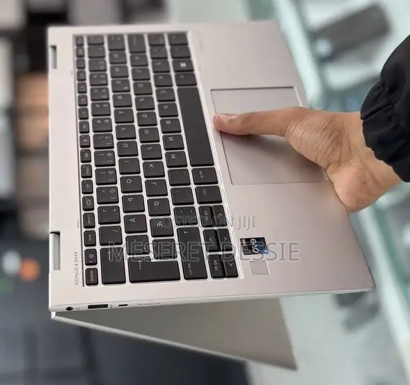 New Laptop HP EliteBook 830 G9 16GB Intel Core i5 SSD 512GB