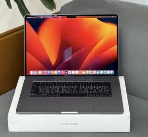 New Laptop Apple MacBook Air 2023 M2 8GB Apple M3 Max SSD 256GB