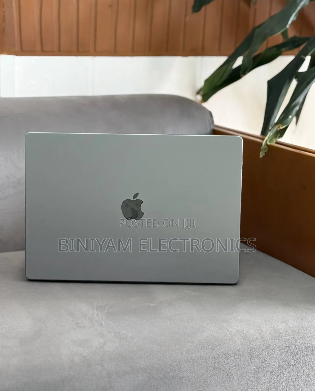 New Laptop Apple MacBook Pro 2021 M1 16GB Apple M1 Pro SSD 512GB