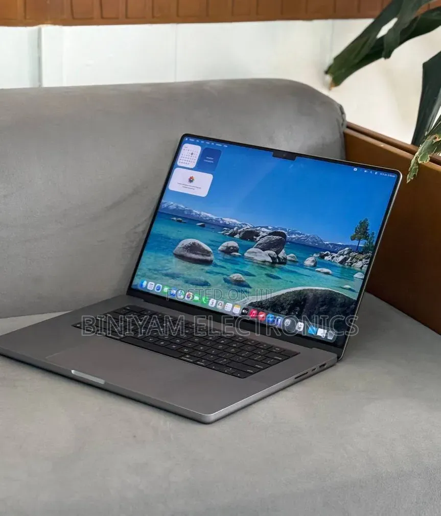 New Laptop Apple MacBook Pro 2021 M1 16GB Apple M1 Pro SSD 512GB