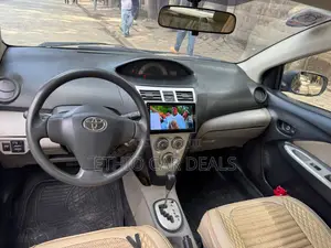 Toyota Yaris 2010 Blue