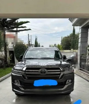 Toyota Land Cruiser 4.5 V8 VXR 2021