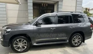 Toyota Land Cruiser 4.5 V8 VXR 2021