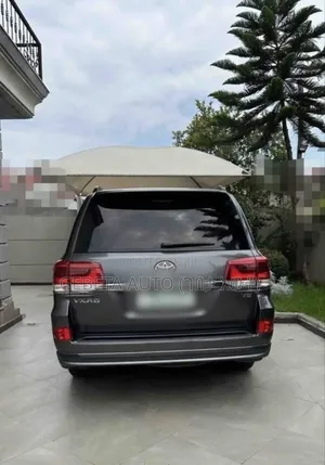Toyota Land Cruiser 4.5 V8 VXR 2021