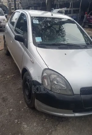 Toyota Yaris 1.5 2000 Silver