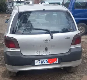 Toyota Yaris 1.5 2000 Silver