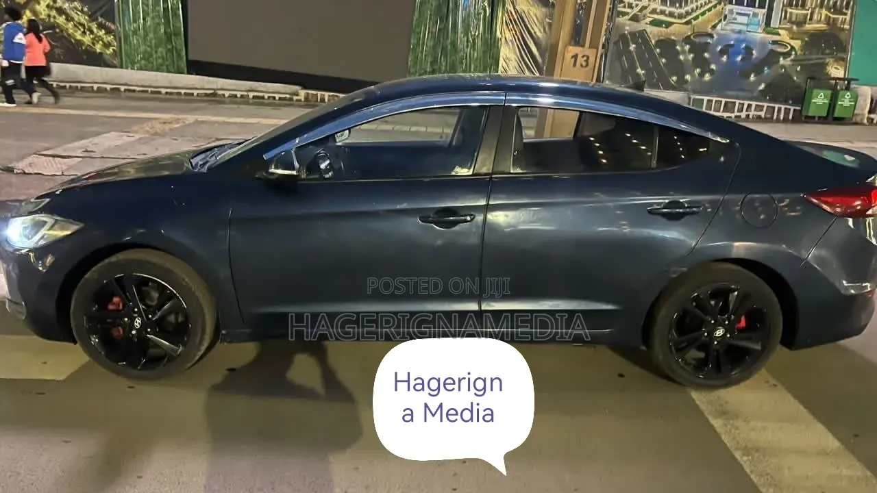 Hyundai Avante 2015 Blue