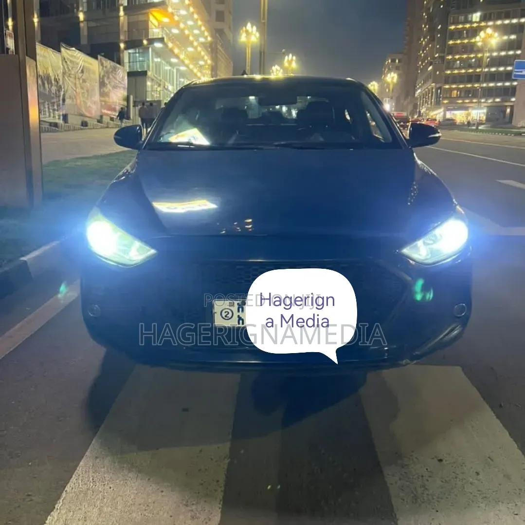 Hyundai Avante 2015 Blue