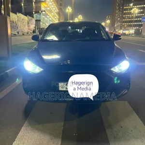 Hyundai Avante 2015 Blue