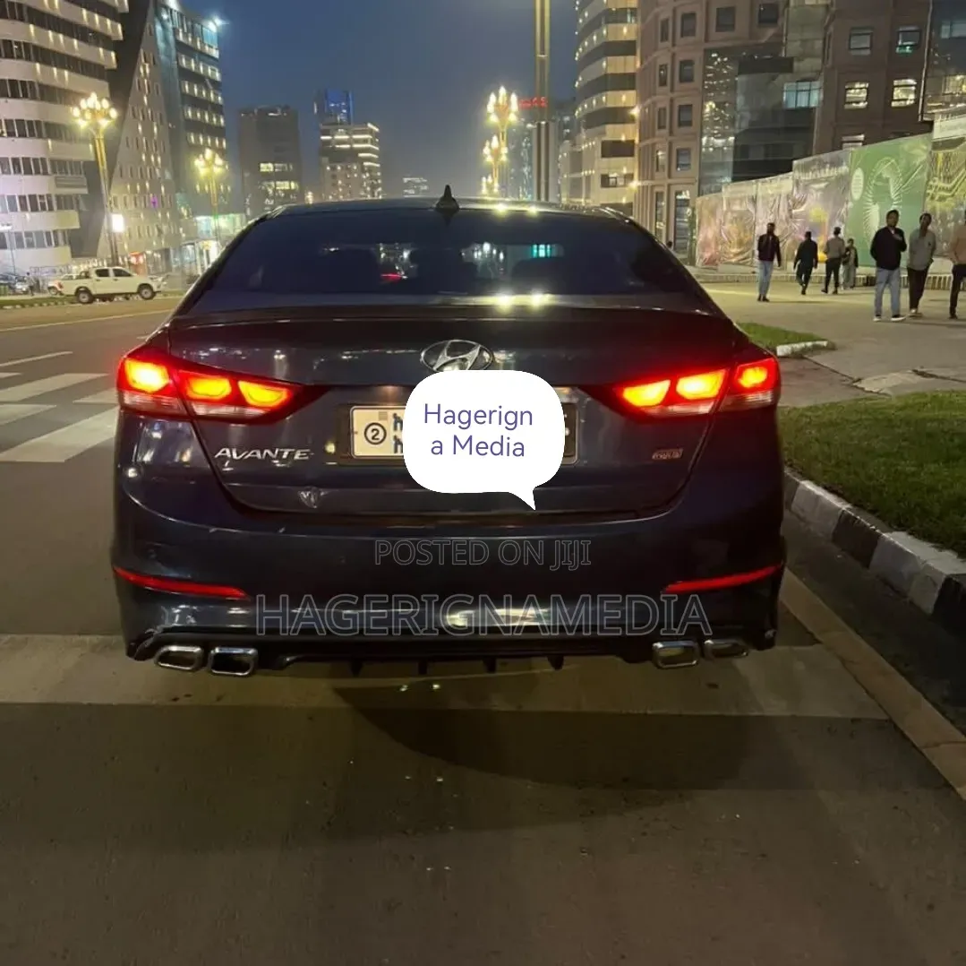 Hyundai Avante 2015 Blue