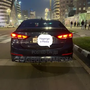 Hyundai Avante 2015 Blue