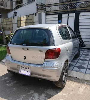 Toyota Vitz 2002 Silver