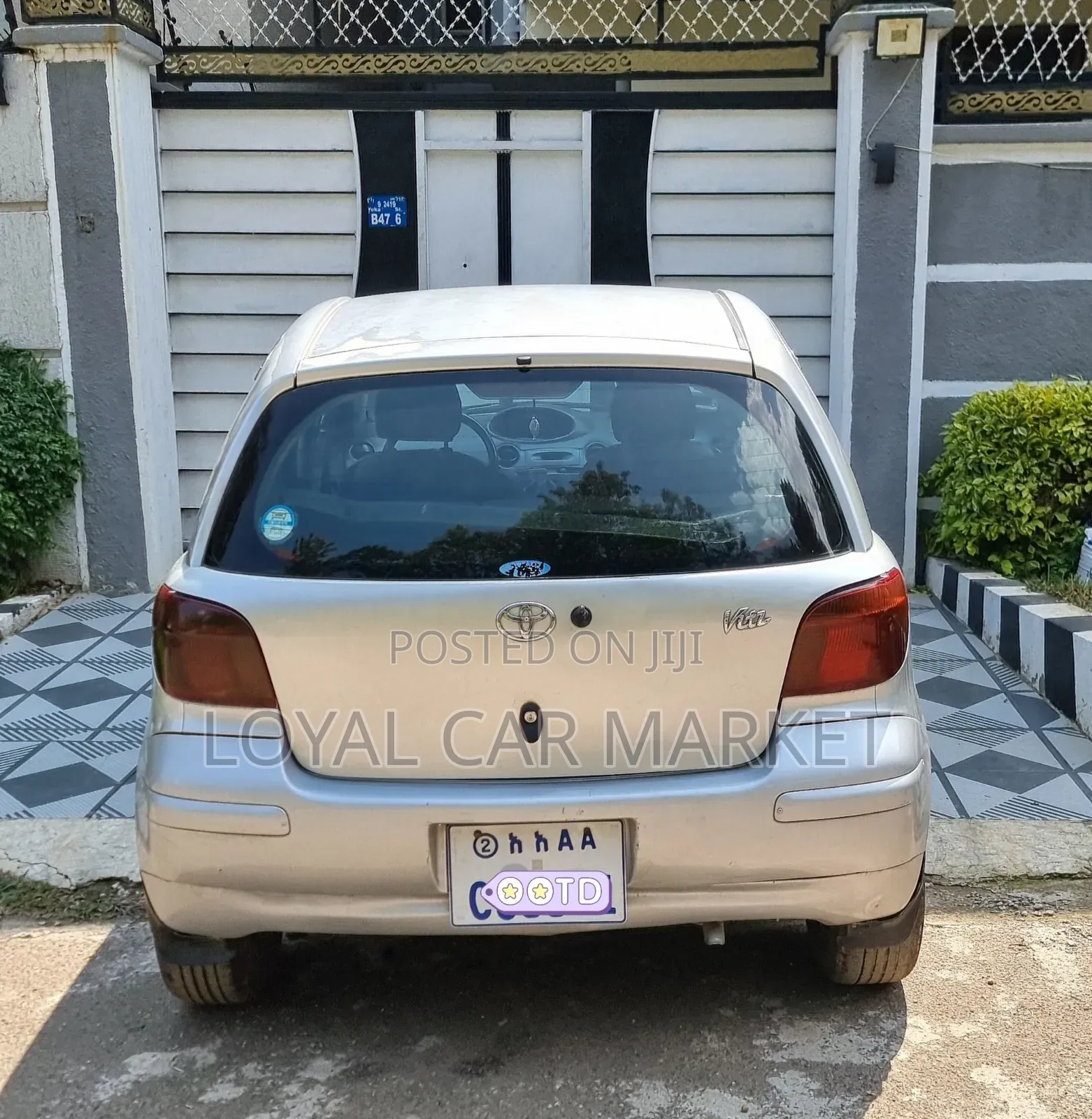 Toyota Vitz 2002 Silver