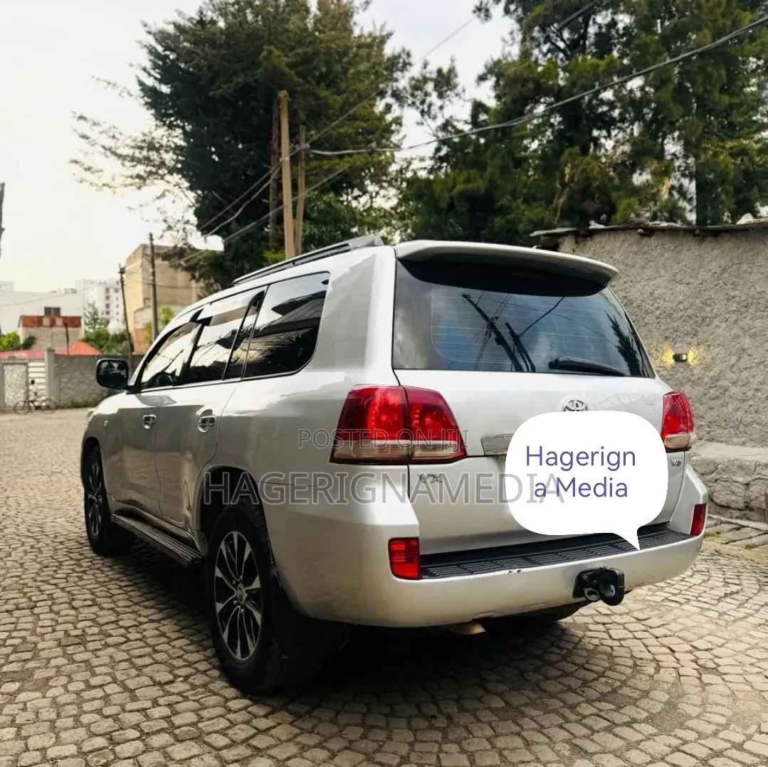 Toyota Land Cruiser 2009 Silver