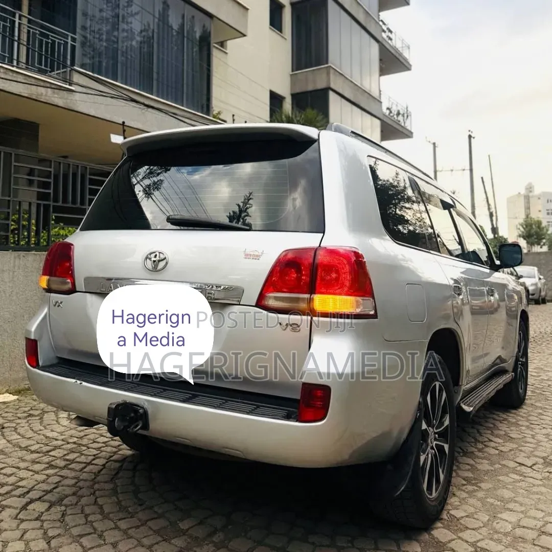 Toyota Land Cruiser 2009 Silver