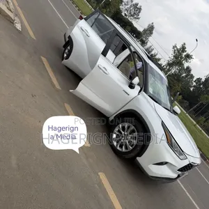 Toyota Highlander 2024 White