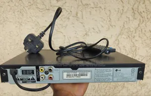 Compact LG DVD Player Dp122