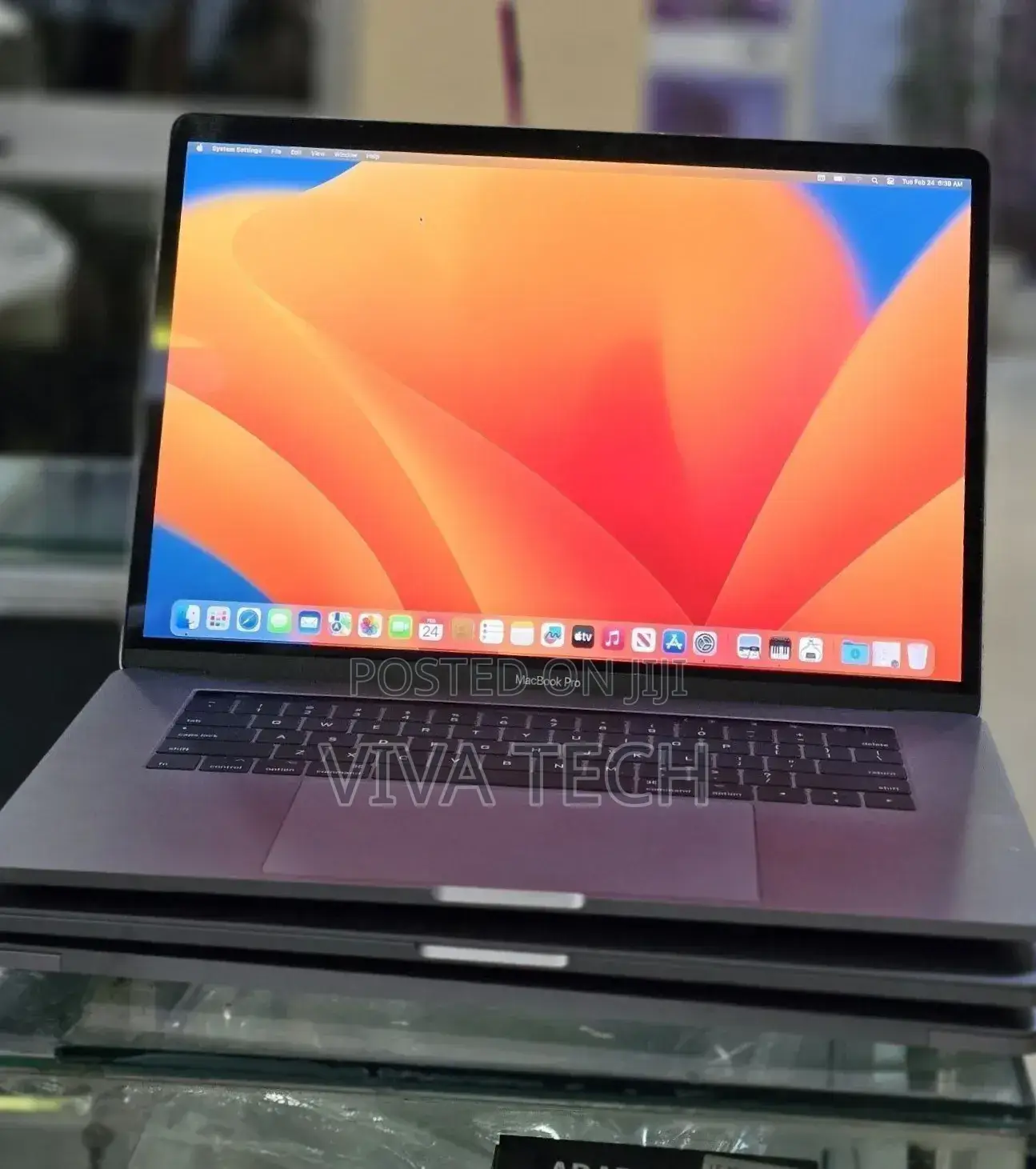 New Laptop Apple MacBook Pro 2017 16GB Intel Core i7 SSD 512GB