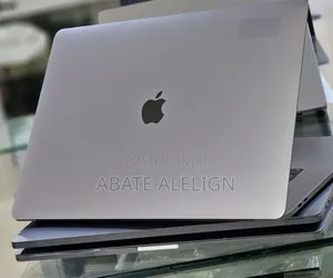 New Laptop Apple MacBook Pro 2017 16GB Intel Core i7 SSD 512GB