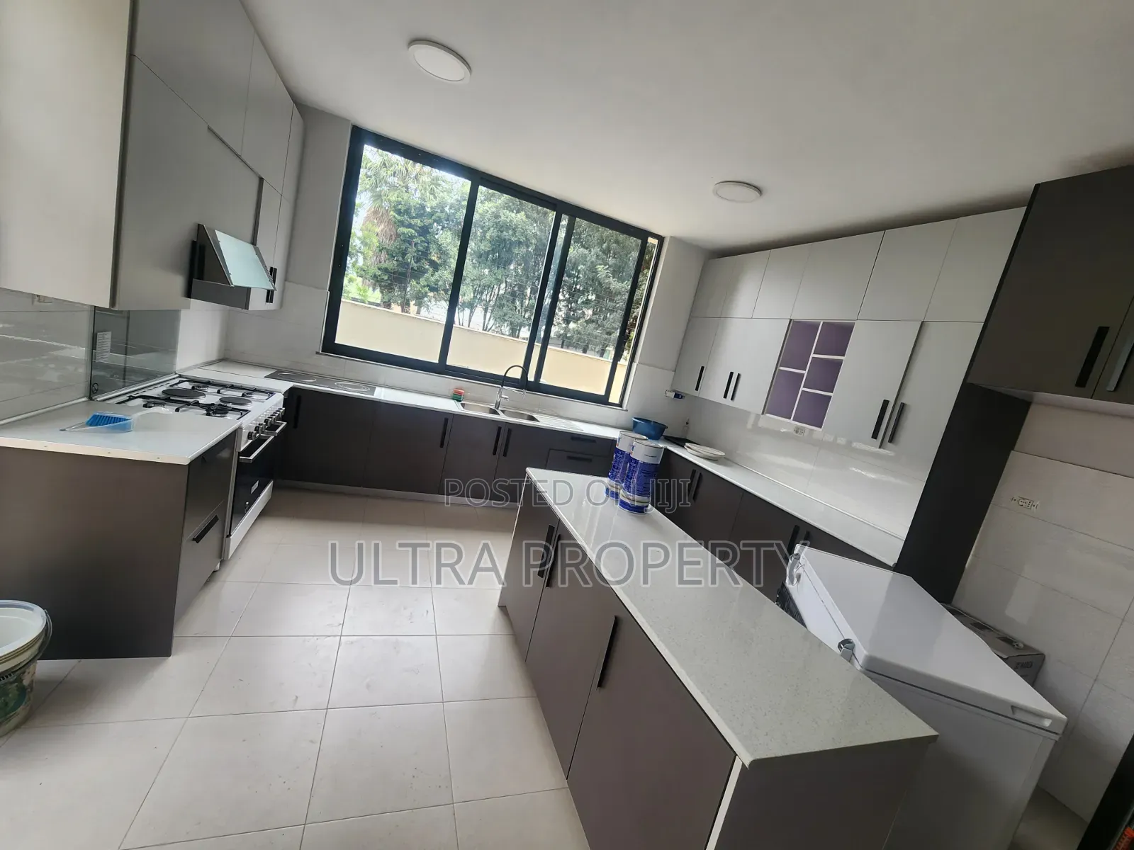 Furnished 5bdrm House in Bole for rent