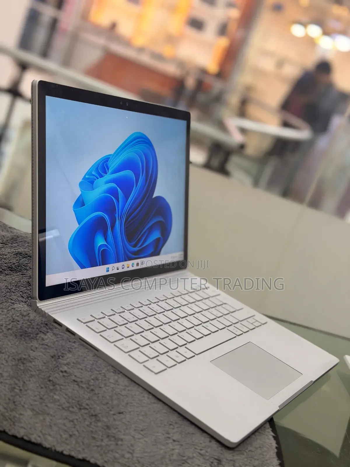 New Laptop Microsoft Surface 8GB Intel Core i5 SSD 128GB
