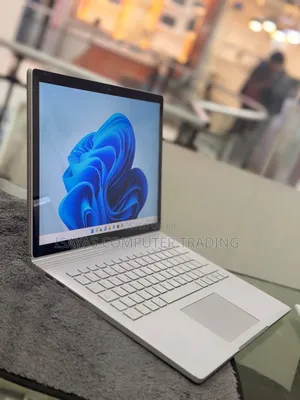 New Laptop Microsoft Surface 8GB Intel Core i5 SSD 128GB