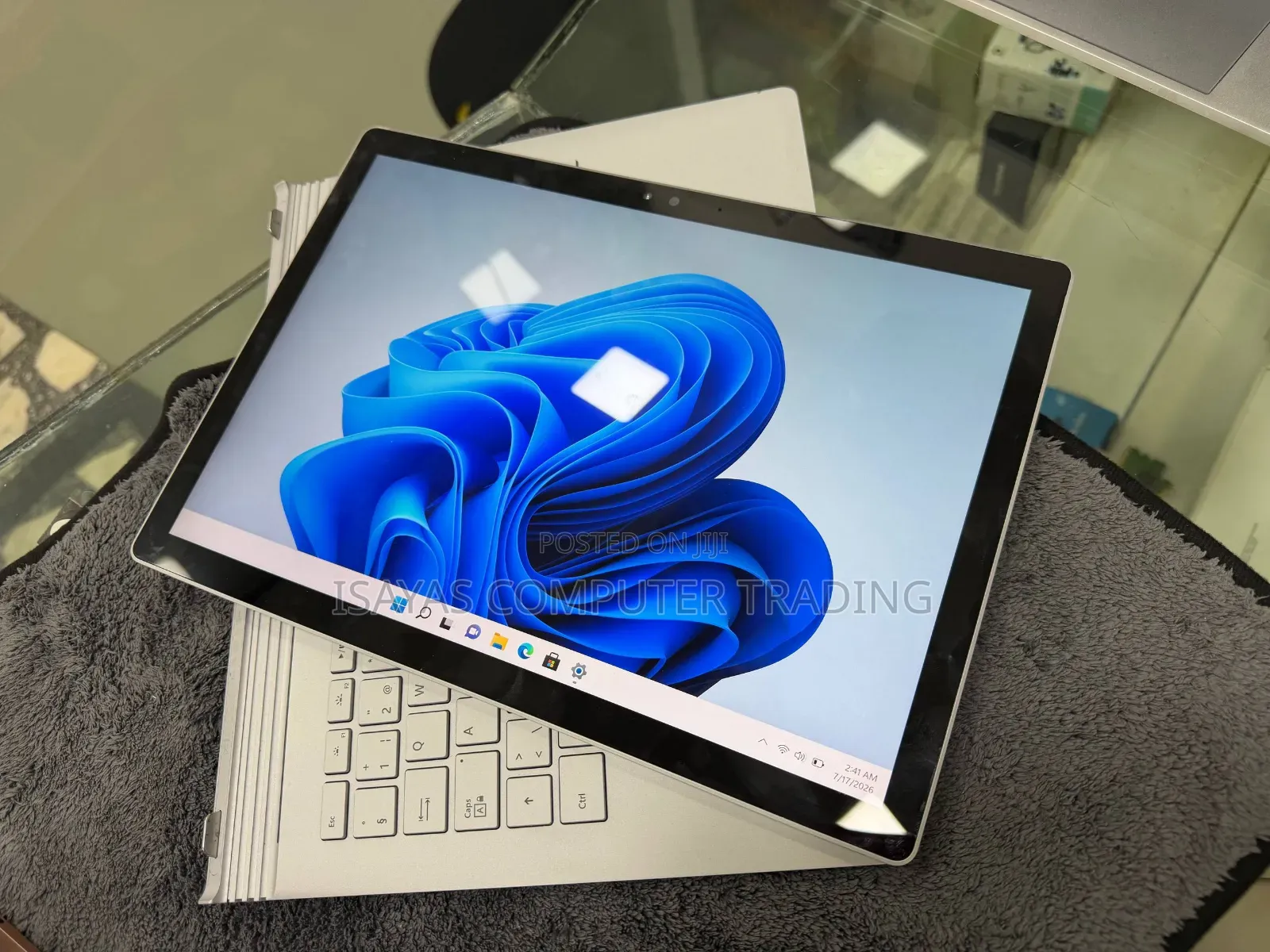 New Laptop Microsoft Surface 8GB Intel Core i5 SSD 128GB