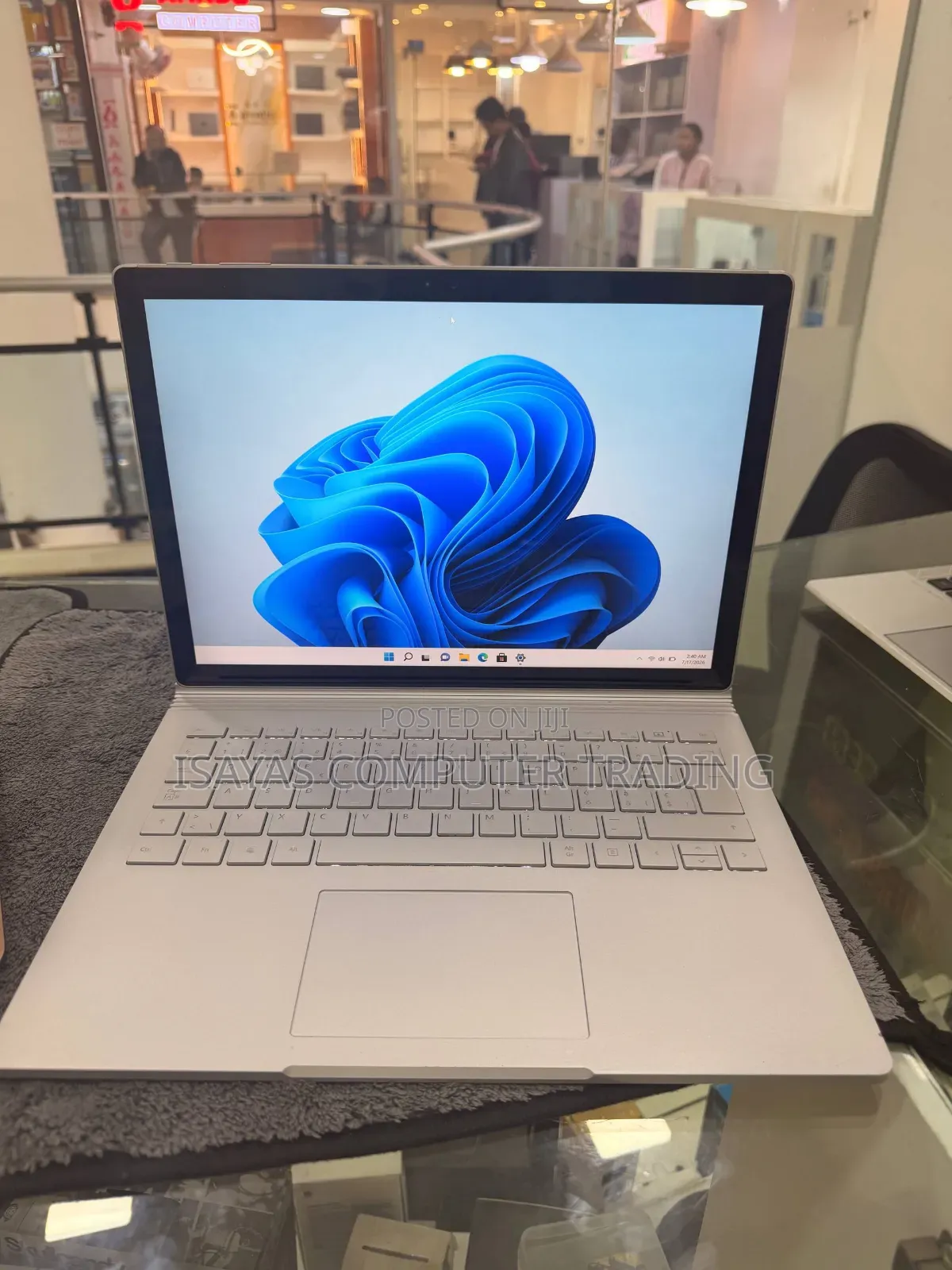 New Laptop Microsoft Surface 8GB Intel Core i5 SSD 128GB