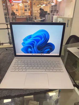 New Laptop Microsoft Surface 8GB Intel Core i5 SSD 128GB