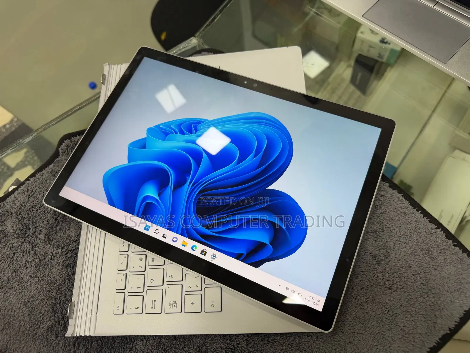 New Laptop Microsoft Surface 8GB Intel Core i5 SSD 128GB