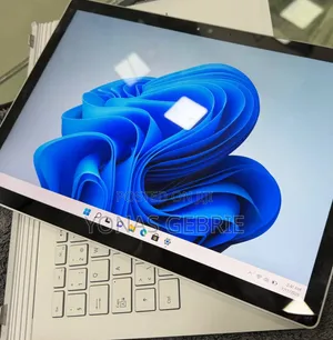 New Laptop Microsoft Surface 8GB Intel Core i5 SSD 128GB