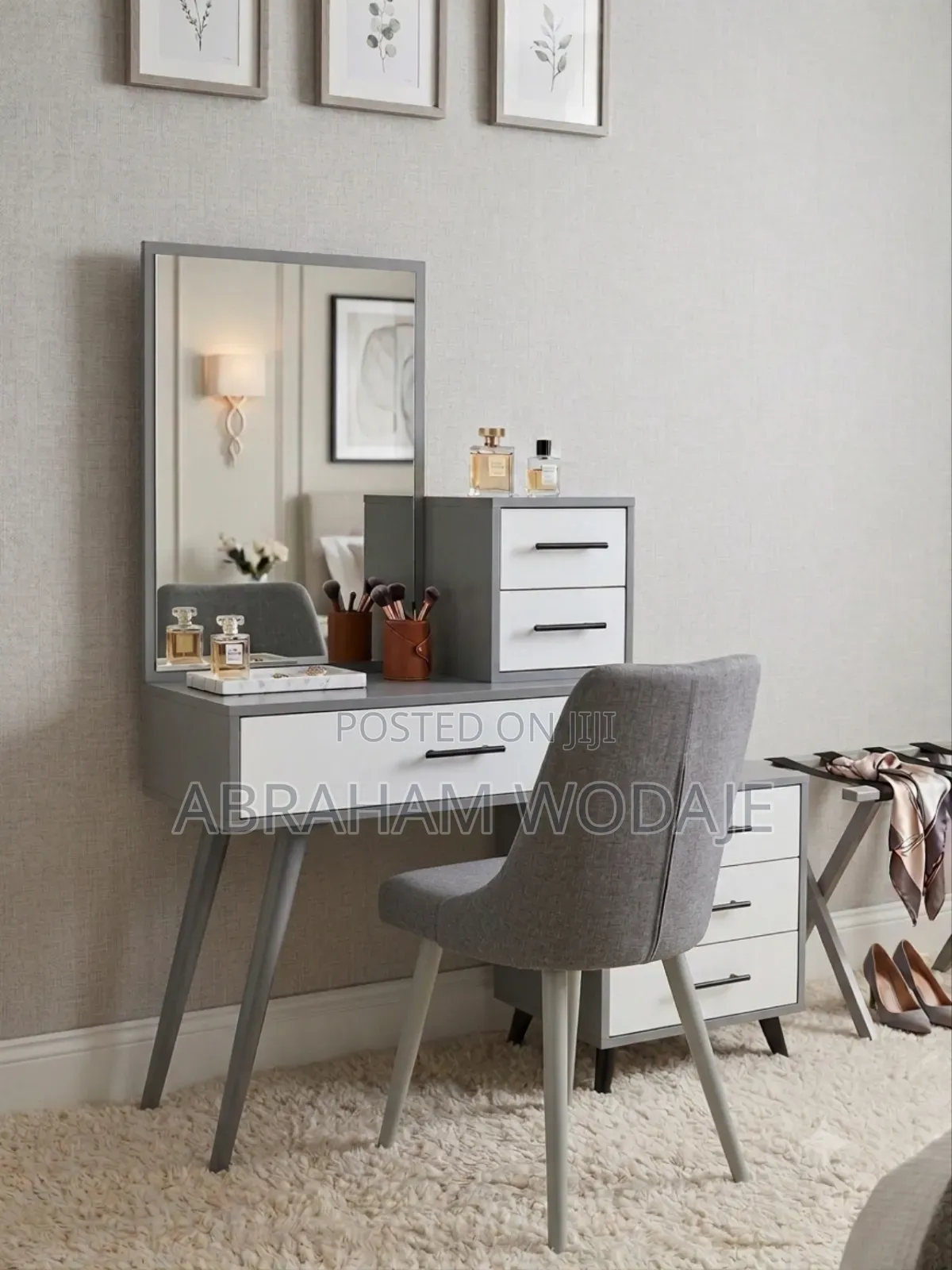 ዘመናዊ Dressing Table