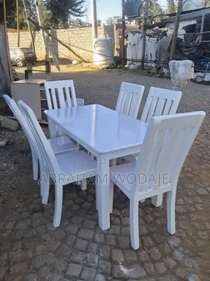 ባለ ስድስት ወንበር Dinning Table